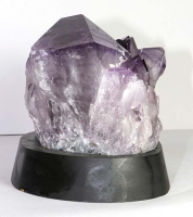 Amethyst auf Holzsockel Nr. 104