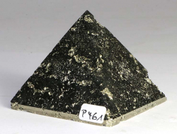 Pyrit Pyramide Nr. 461
