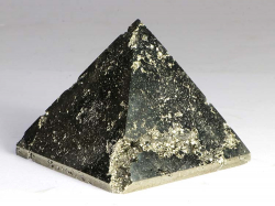 Pyrit Pyramide Nr. 461