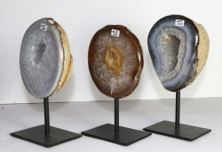 Set Agate Geodes No. 111 on metal stand
