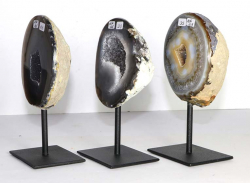 Set Achat-Geoden Nr. 125 auf Metallstnder