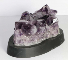 Amethyst Nr. 118 auf Holzsockel
