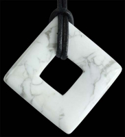 Square Donut 35 mm Howlite (Magnesit) (LOT140)