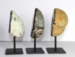 Set Achat-Geoden Nr. 133 auf Metallstnder