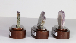 Set Amethystrosen auf Holzsockel Nr. 76