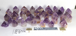 Amethyst Spitzen poliert mit Standfl�che Set Nr. 5 B-Qualit�t