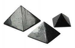 Schungit Pyramide 4 cm