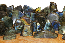 Labradorite forme libre poli