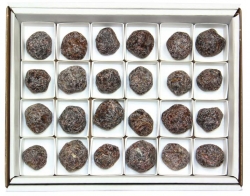 Box Garnet Crystals, 24 pieces