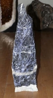 Sodalith Rohstein mit Standflche Nr. 17